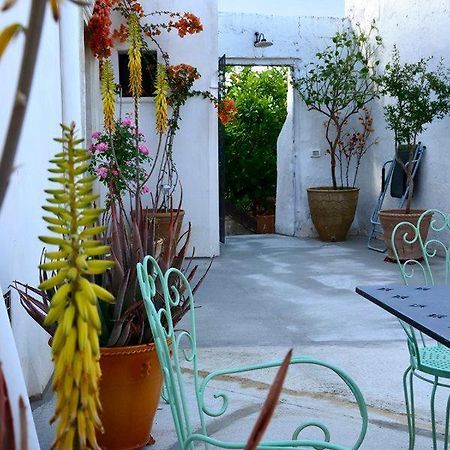 Il Giardino Acomodação com café da manhã Grottaglie Exterior foto