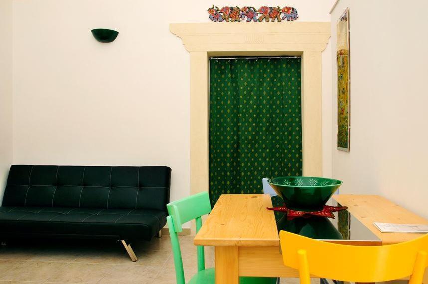 Il Giardino Acomodação com café da manhã Grottaglie Exterior foto